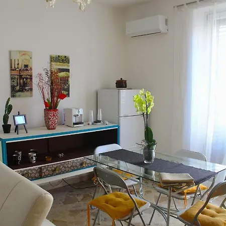 Vacanze كاستلداتشا